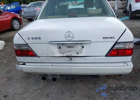 1995 Mercedes-Benz E 300D/300D Special из США, поврежденный, VIN WDBEB31E3SC150163